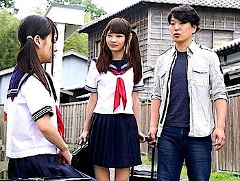 制服JKのあべみかこと跡美しゅり