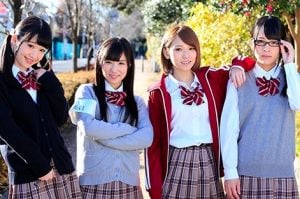 卒業記念に制服女子校生中出し乱交スペシャルパーティー！【椎名そら 姫川ゆうな あべみかこ 栄川乃亜】