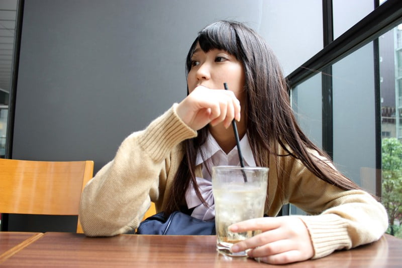 カフェの女子校生