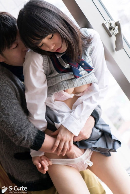 女子校生に手マン