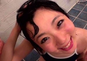 たんつぼ肉便器女に調教されガチで小便ぶっかけられる女子校生の安達まどか