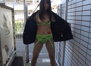 【個人投稿】野外露出調教でビルの屋上でオナらされ、誰とでもやる便器痴女に堕ちたお姉さん